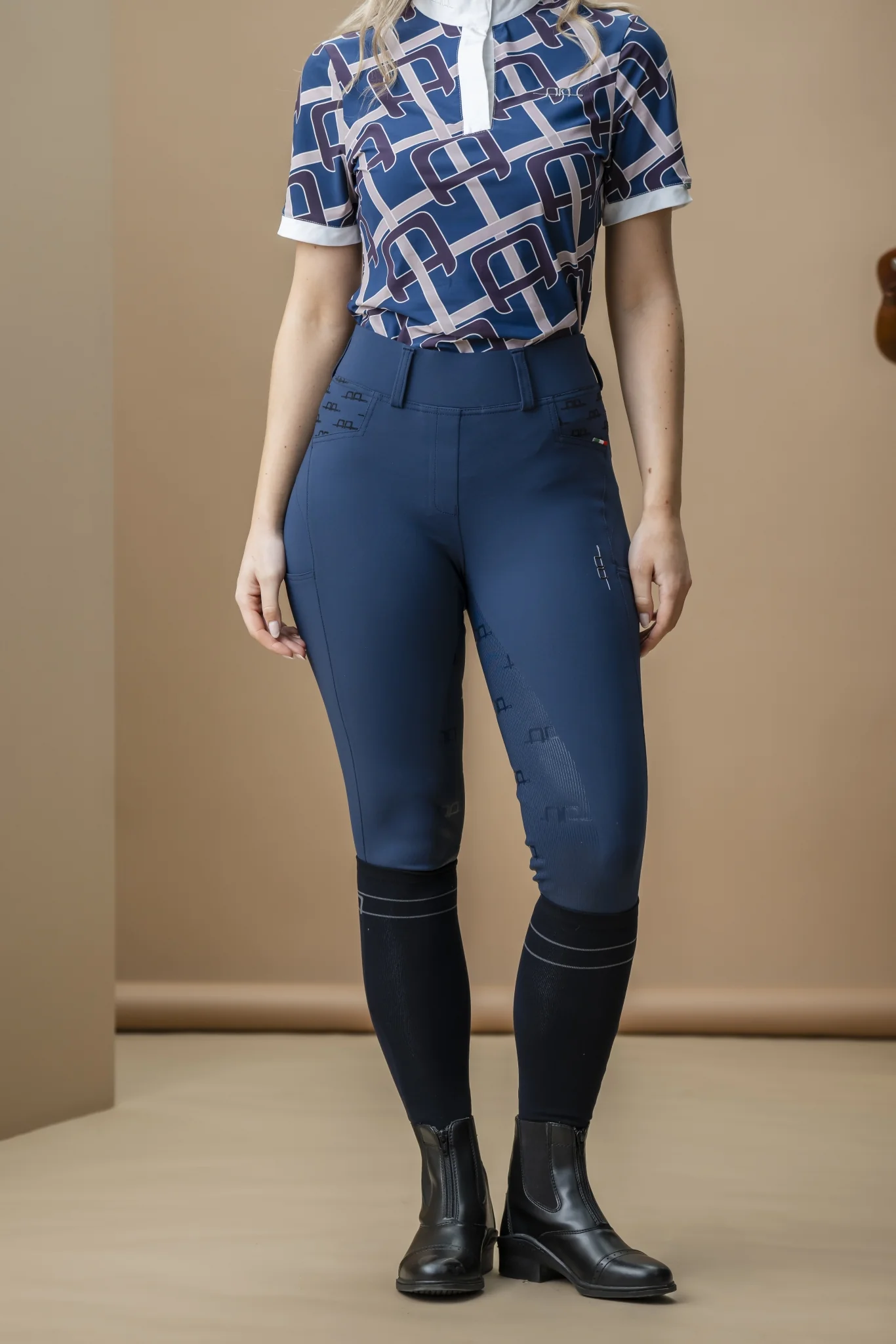 AA Fina Full Seat Brushed Hybrid Breech - Image 3