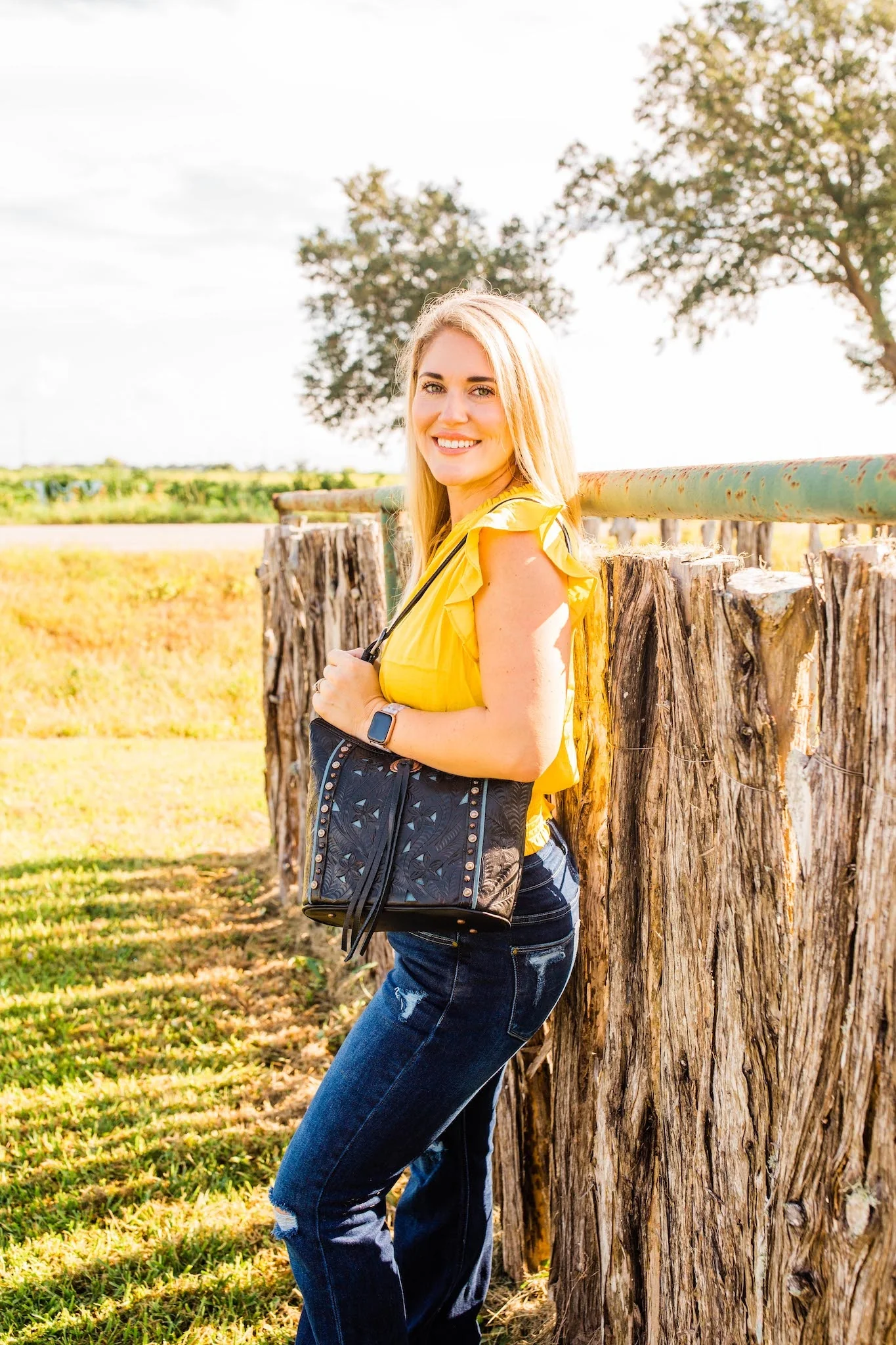 American West Hill Country Zip Top Bucket Tote - Image 10