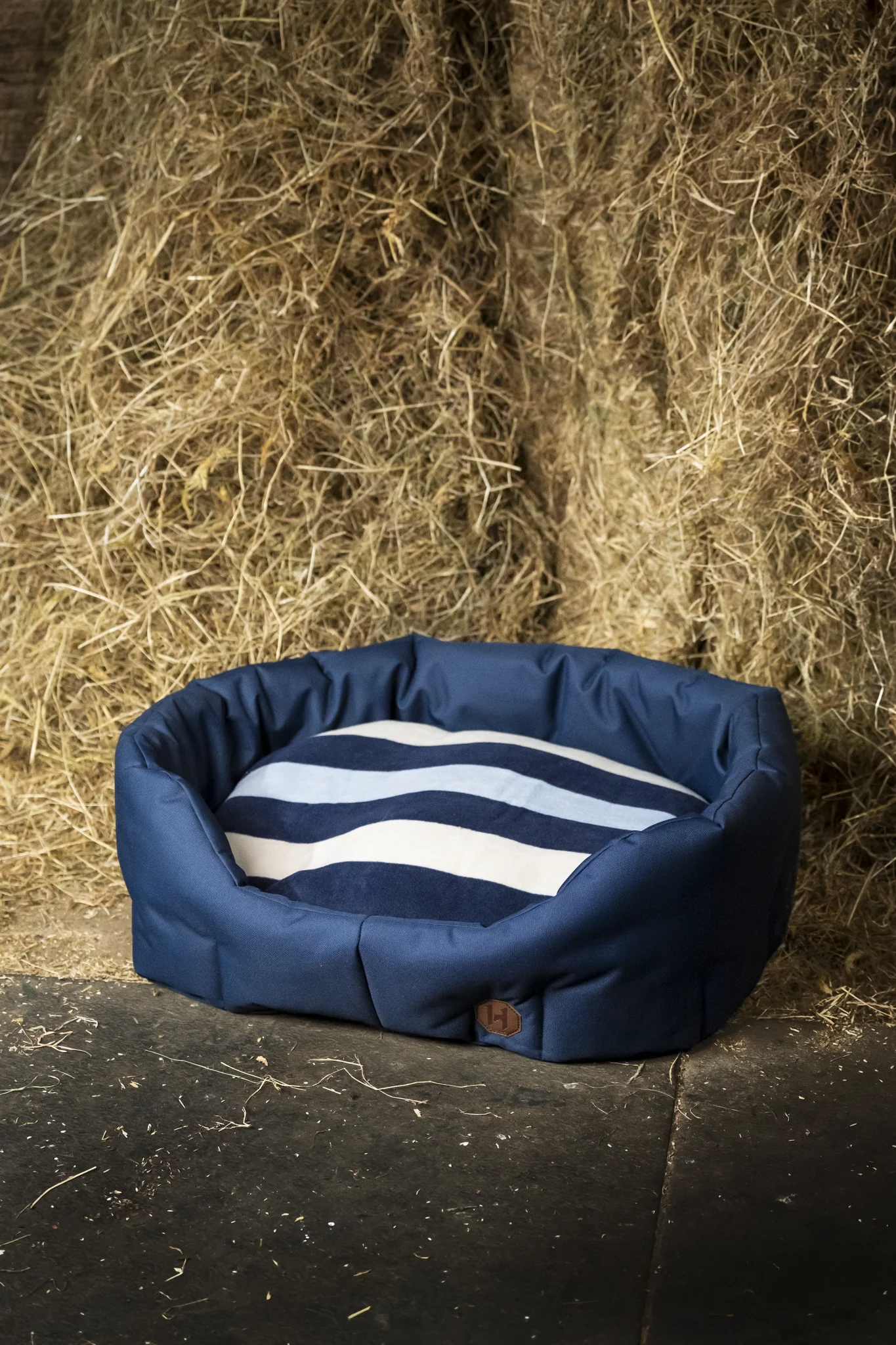 Horseware Newmarket Dog Bed - Image 2