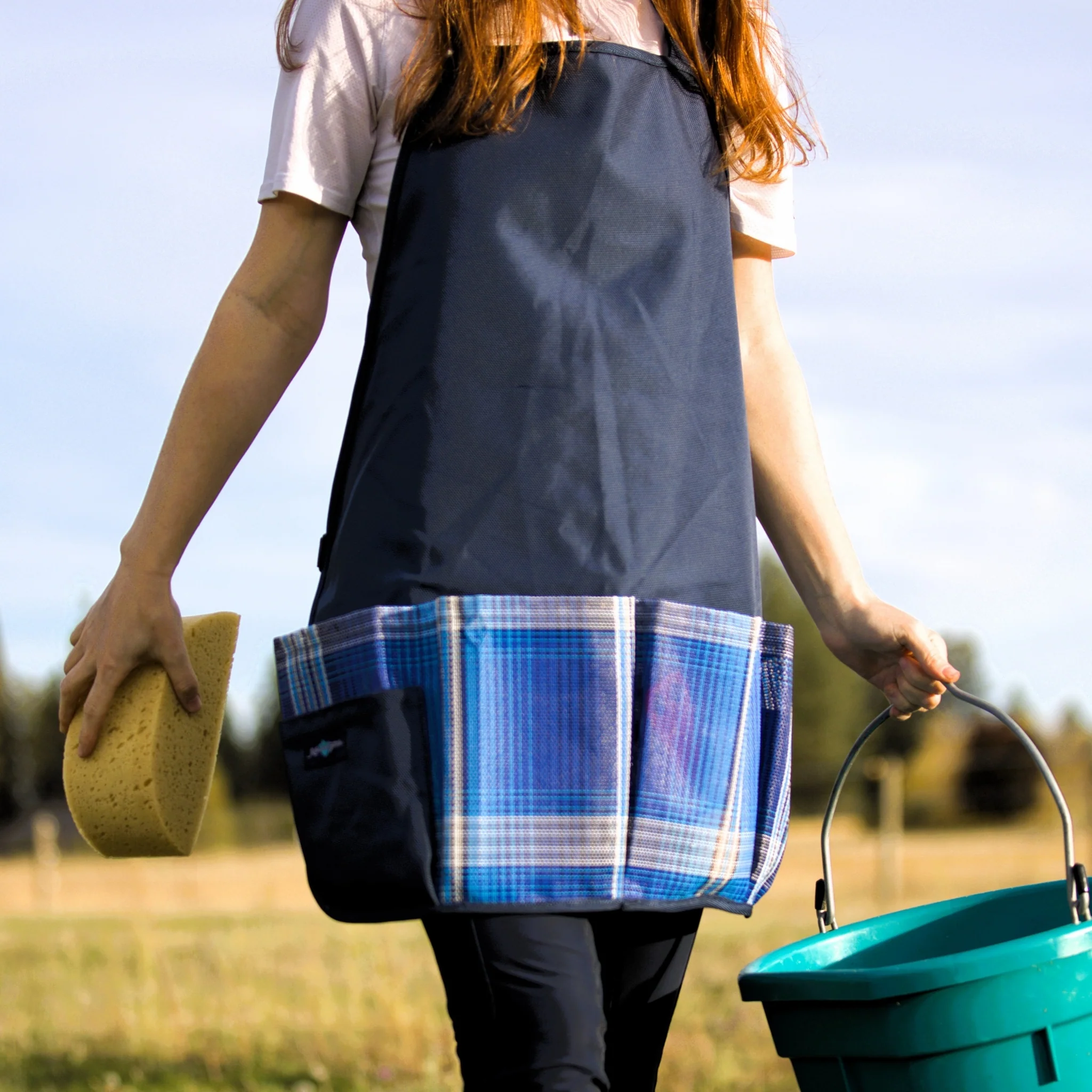 Kensington Grooming Apron Blue Ice Plaid - Image 7