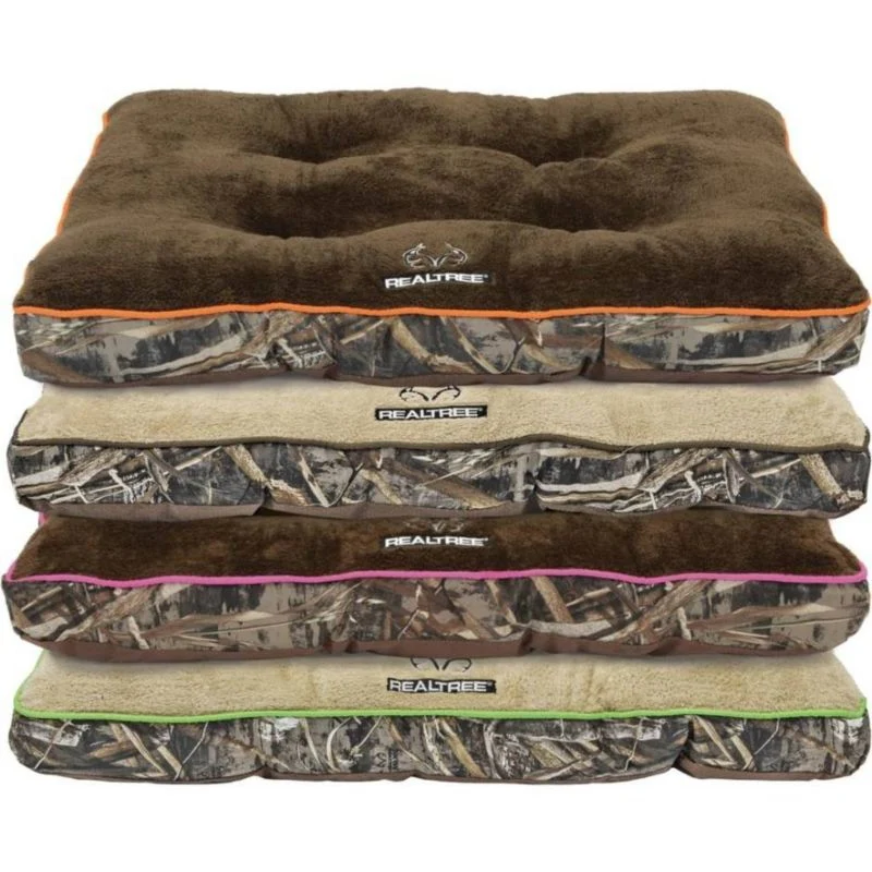 Realtree Max5 Tufted Gusset Dog Bed 38" x 28" Asso