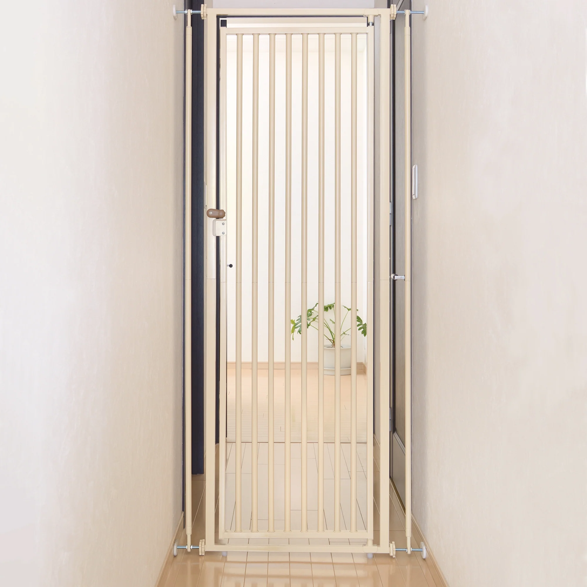 Richell Cat Safety Gate - Image 9